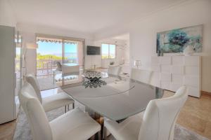 REF 1478 - Cannes Croisette - Sea view apartment for rent