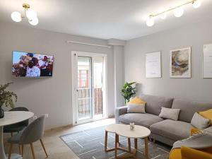 NEW! Luxury CITY CENTER & 2 BALCONIES