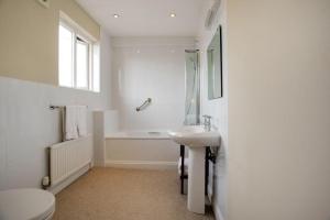 The Rose And Crown Hotel