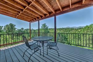 Scenic Ruidoso Home w Large Deck + Hot Tub!