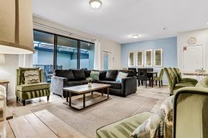 Windsor at Westside: The Lanai King