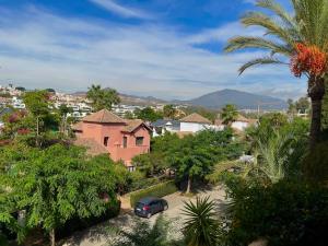 Apartment next to the El Campanario, Atalaya Golf