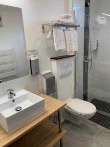 LOGIS HOTELS - Hotel et Restaurant L'Oceana : photos des chambres