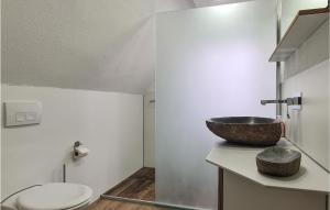 Nice Home In Karlsburglühmannsdorf