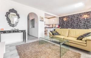 Gorgeous Apartment In Calahonda