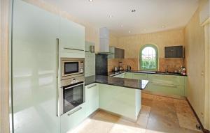 Gorgeous Home In Saint Raphael