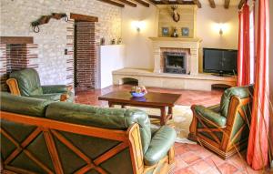 Maisons de vacances Amazing home in Gardonne with 3 Bedrooms, WiFi and Outdoor swimming pool : photos des chambres