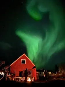 Nydelig utsikt, egen leilighet med to parkeringer - Tønsvik
