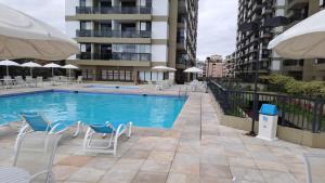 Apartamento com toda infra e em frente a praia