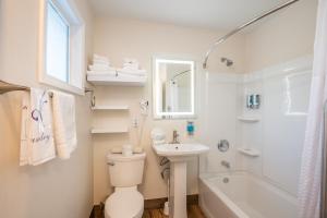 King Room, Ocean View, Upper Floor room in Sailor Jack Oceanfront Motel