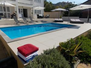 Apartments Markle - swimming pool