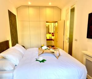 Amazing flat with garden, Vinohrady near center