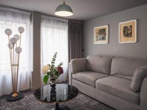 Duplex Apartment with terrace  room in Le Rayz