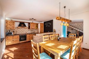 Hidden Gem holiday home with pool