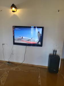 EZE NOF - A hilltop villa with 360º water view