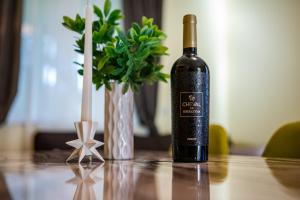 Sunny and Quiet 2bdr Central Apartment