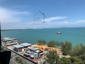 PD DWharf Premium Suite - Full Seaview (Up to 6 Pax)