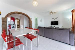 11 House in front of the sea