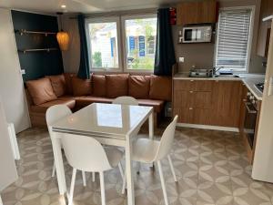 Mobil home 68 personnes aux Mathes La Palmyre