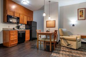 Efficiency King -Non Smoking room in MainStay Suites Denham Springs - Baton Rouge East