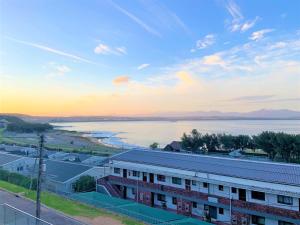 Monte Carlo Self-Catering