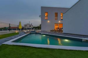 Beautiful Villa Silente with pool, whirpool and sa