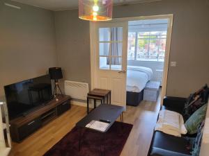 RentUnique Central Caledonian house cosy home