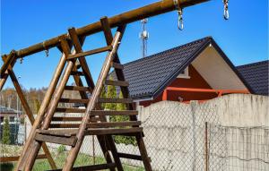 Cozy Home In Miedzyzdroje With Wifi