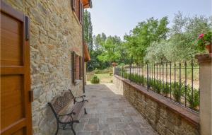 Cozy Home In Monte San Savino With Wifi