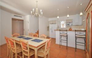 Maisons de vacances Stunning home in Fayence with 4 Bedrooms, WiFi and Outdoor swimming pool : photos des chambres