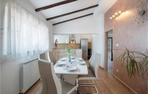 Three-Bedroom Apartment In Barban