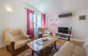 Nice Apartment In Fazana With 3 Bedrooms And Wifi