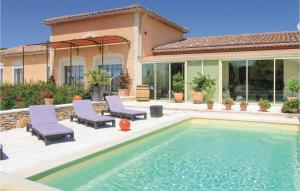 Maisons de vacances Beautiful Home In Suze La Rousse With 4 Bedrooms, Wifi And Private Swimming Pool : photos des chambres