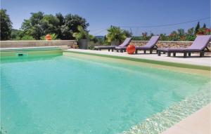 Maisons de vacances Beautiful Home In Suze La Rousse With 4 Bedrooms, Wifi And Private Swimming Pool : photos des chambres