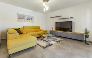 Three-Bedroom Apartment In Barban