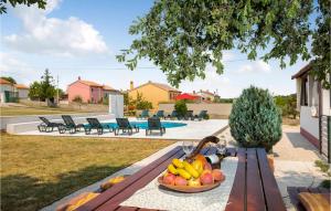 Three-Bedroom Apartment In Barban