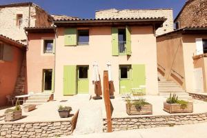 Appartements Gite confortable village medieval Sainte-Jalle Baronnies provencales : photos des chambres