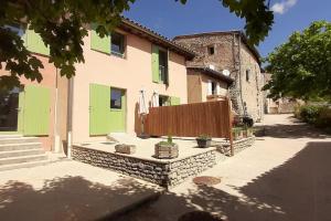 Appartements Gite confortable village medieval Sainte-Jalle Baronnies provencales : photos des chambres