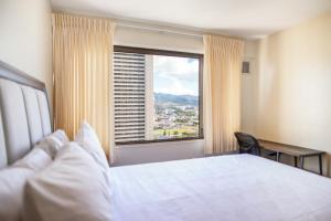 Four Paddle Condominium 2210 Thirty plus night rental