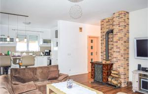 2 Bedroom Stunning Home In Wrzosowo