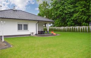 2 Bedroom Stunning Home In Wrzosowo