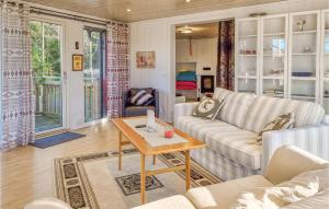 Beautiful Home In Yngered With Wifi