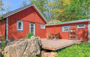 Beautiful Home In Yngered With Wifi