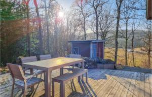Beautiful Home In Yngered With Wifi