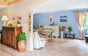 Maisons de vacances Awesome Home In Payzac With 3 Bedrooms, Wifi And Private Swimming Pool : photos des chambres