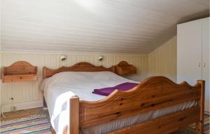 Nice Home In Munkedal With Lake View