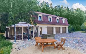 Amazing Home In Gniewino With Kitchen