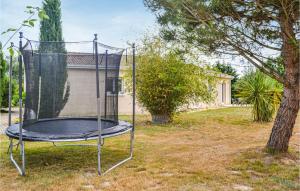 Maisons de vacances Beautiful Home In St-michel-lecluse-le- With 4 Bedrooms, Wifi And Outdoor Swimming Pool : Maison de Vacances 4 Chambres