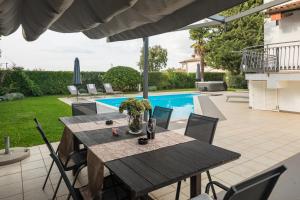 Villa Marty with Private Pool and Jacuzzi