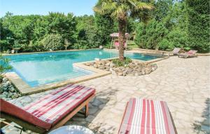 Maisons de vacances Nice home in Fleurac with 3 Bedrooms, Outdoor swimming pool and Swimming pool : photos des chambres